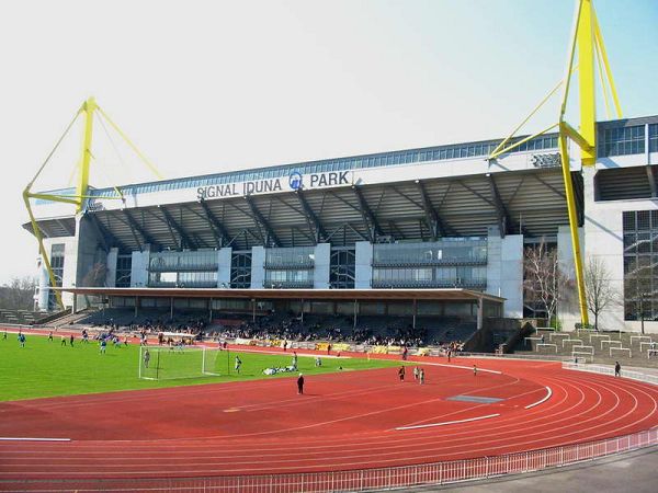 Stadion Rote Erde Stadium image